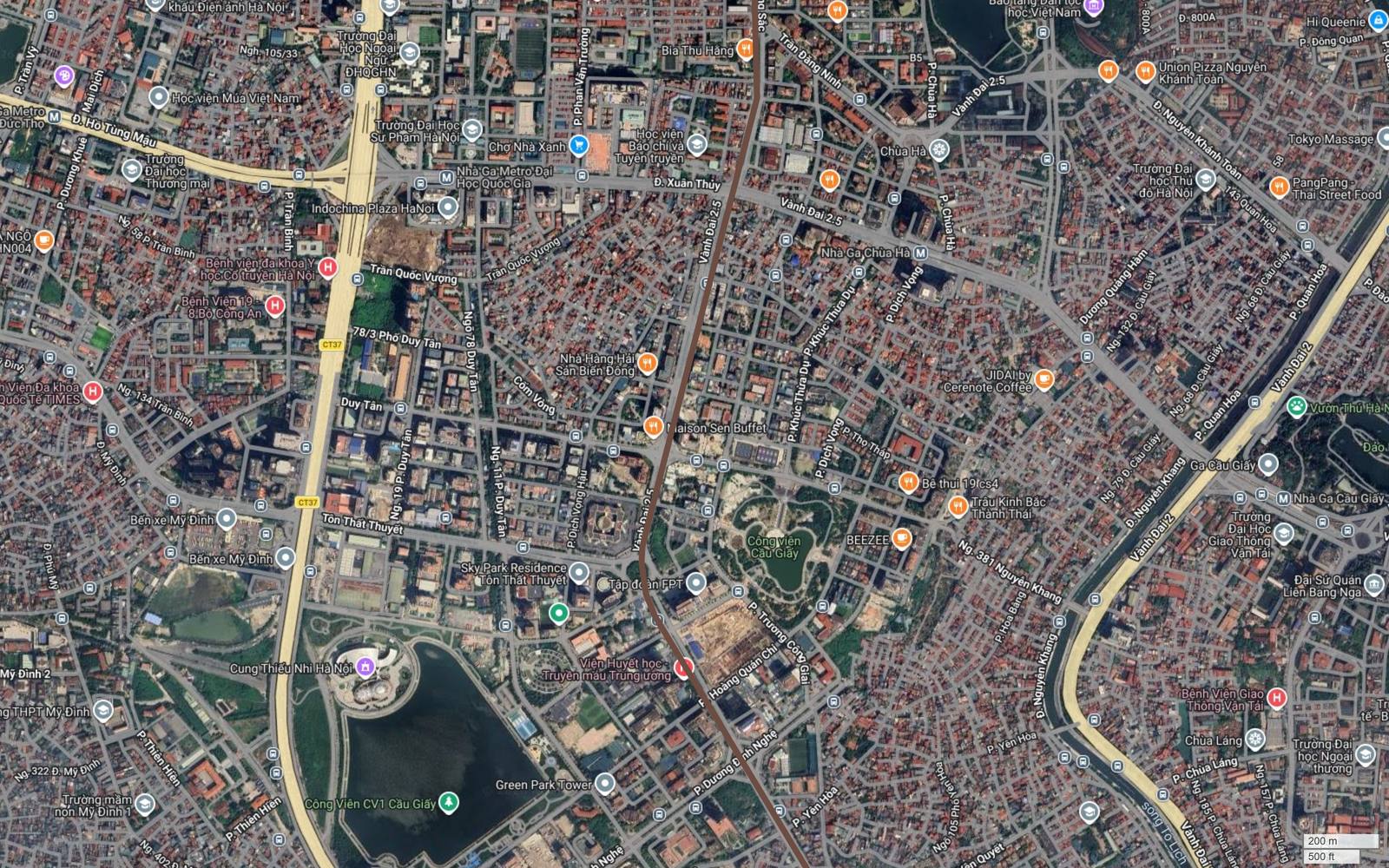 Ảnh vệ tinh metro số 7 đi qua khu Dịch Vọng và Công viên Cầu Giấy, gần Nhà Ga Cầu Giấy của tuyến số 3 và trục Vành đai 2